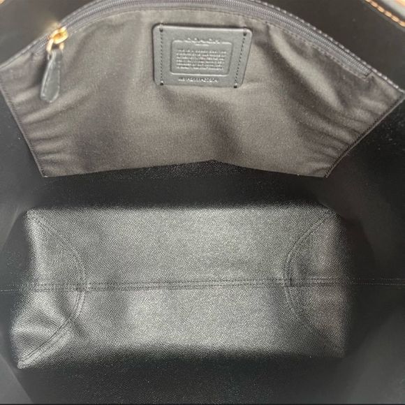 NWT Coach City Tote In Signature Canvas With Vintage Mini Rose Print - Picture 7 of 9